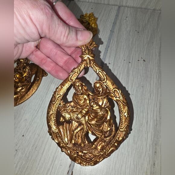 Vtg Religious Nativity Scene Gold Christmas Ornaments Holiday Decorations Tree - Picture 4 of 8